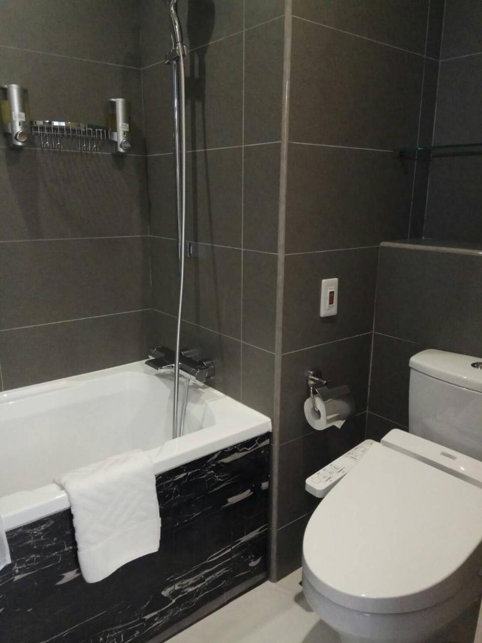 Jolley Hotel Taipei Bagian luar foto